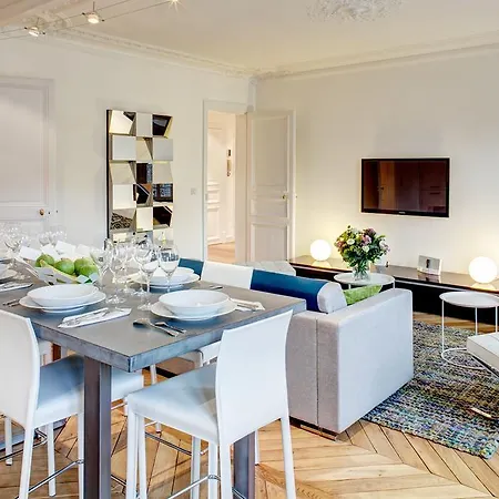 Rue De Rivoli Apartment *