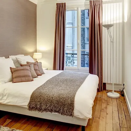 Rue De Rivoli Apartment Paris